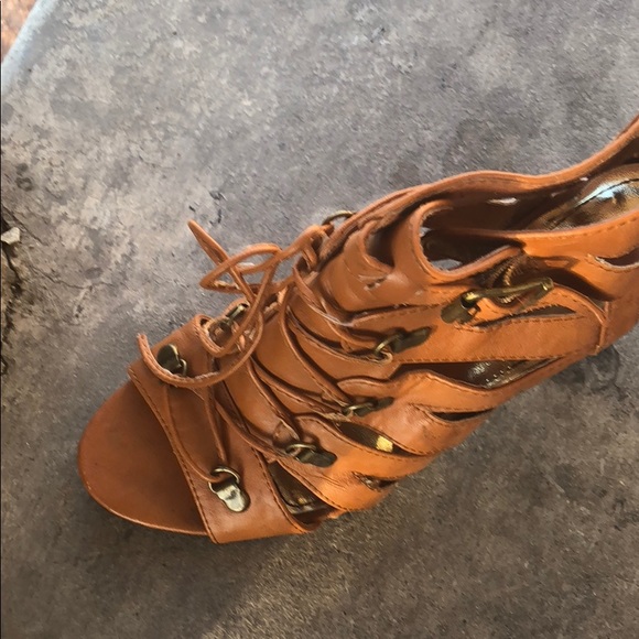 Wheat open toe wedge sandals - Picture 3 of 3